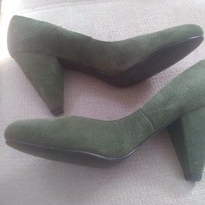 suede round toed heels